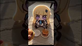 1011 | Te gane las dos hamburguesas Phoebe Chibi
