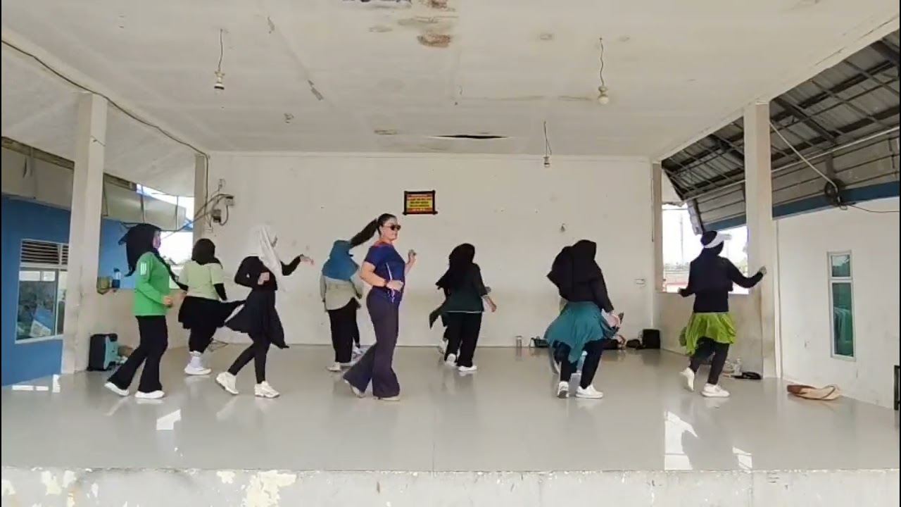 MARIA MERENGUE || LINE  DANCE CHOREO by HARRY HENG