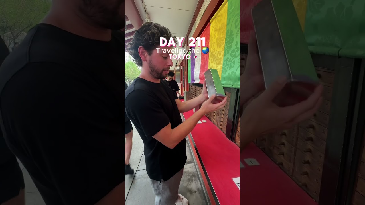 Come with us to a Grand Sumo Tournament in Tokyo! 