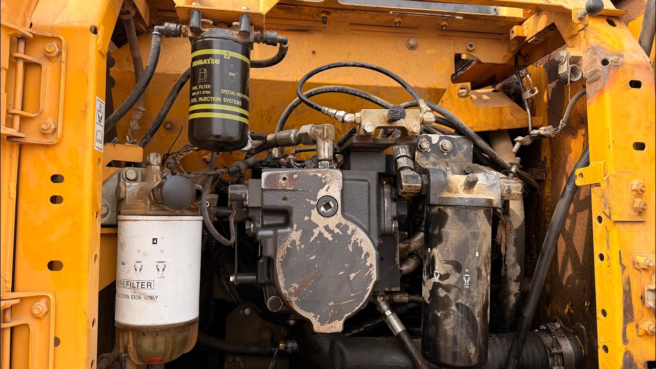 Komatsu Pc210_10 MO hydraulic pump repair 