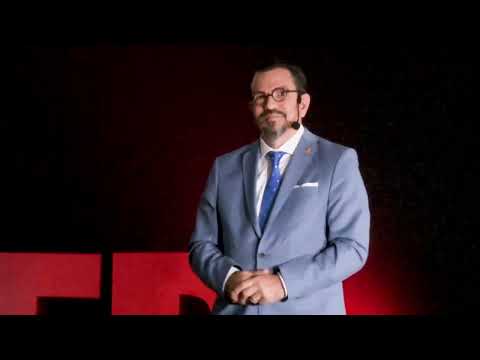 Formar más allá de enseñar  | Gilberto Esponda Declementi | TEDxAnáhuacCancúnU