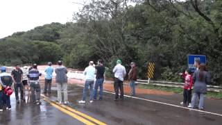 Enchente Rio Muquilão transborda e encobre a ponte 04/06/2012 PART 2