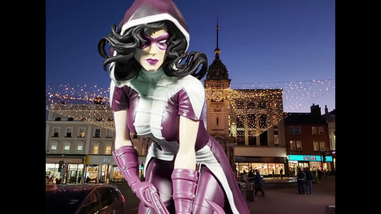 DC Cover Girls Huntress by Joelle Jones Statue