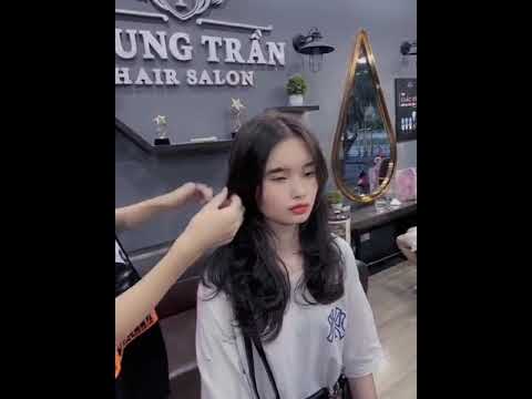 Kiểu tóc Uốn Sóng Layer Cho Các Nàng Có Khuôn Mặt Nhỏ | Tóm tắt những thông tin nói về kiểu tóc đẹp cho khuôn mặt nhỏ mới cập nhật