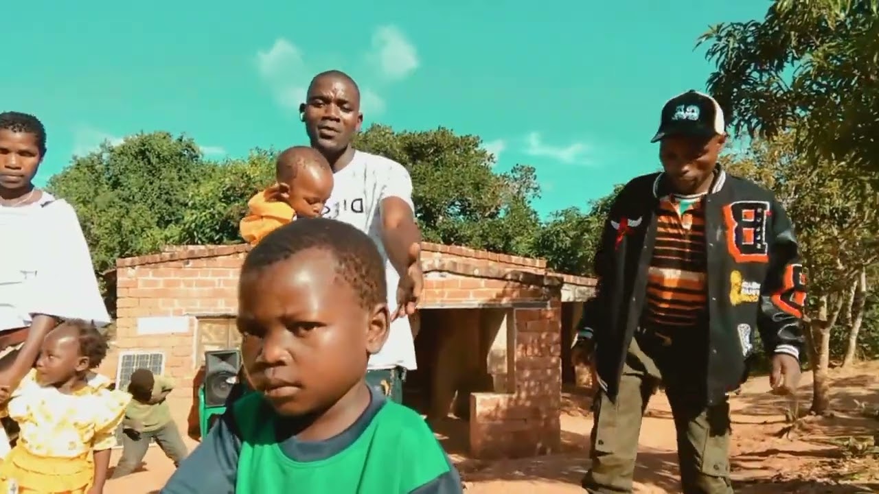 YOUNG SILVA DA XTRELA---BOSS SIVIHA----((((((JB FILMES__)))))