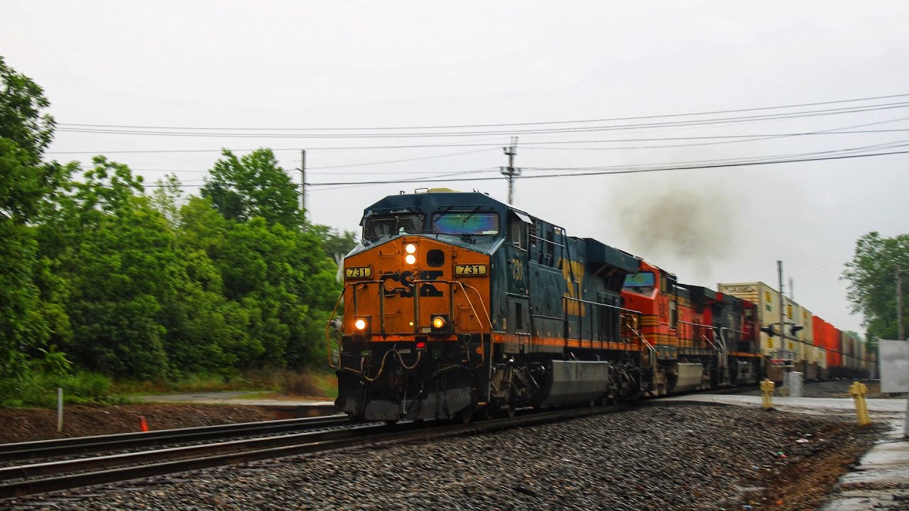 NS 265 clears Spartanburg with CSX Leader