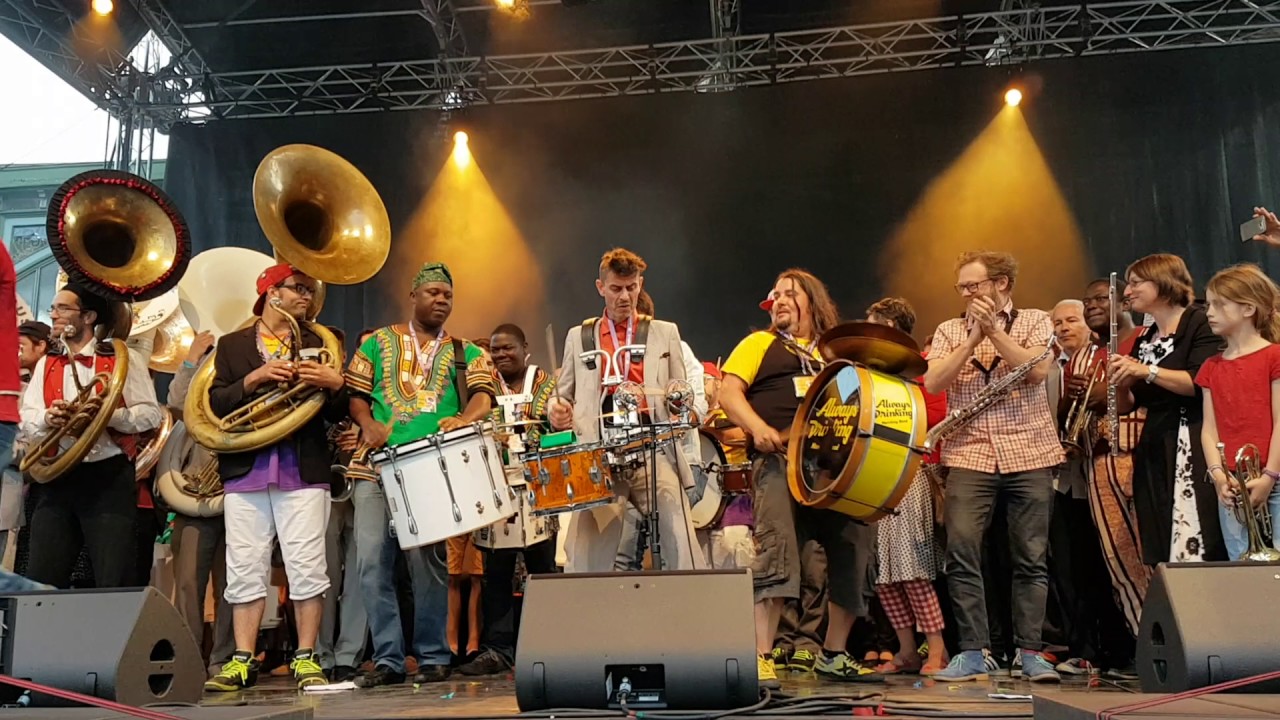 Cérémonie de clôture du Festival Cirque & Fanfares 2017