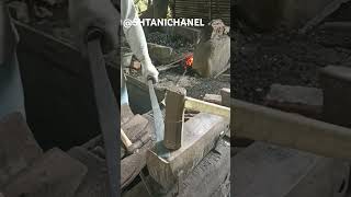 proses membuang ujung bilah parang supayah rapi#pandaibesi #kerajinantangan