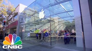 FBI Agrees To Help Hack Another iPhone | Tech Bet | CNBC