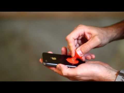 Video till Liten sugpropp sätter fast luren på vindrutan