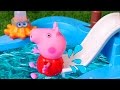 ❤ PEPPA PIG ❤ Peppa va al parque acuático | Vídeos de Juguetes en Español