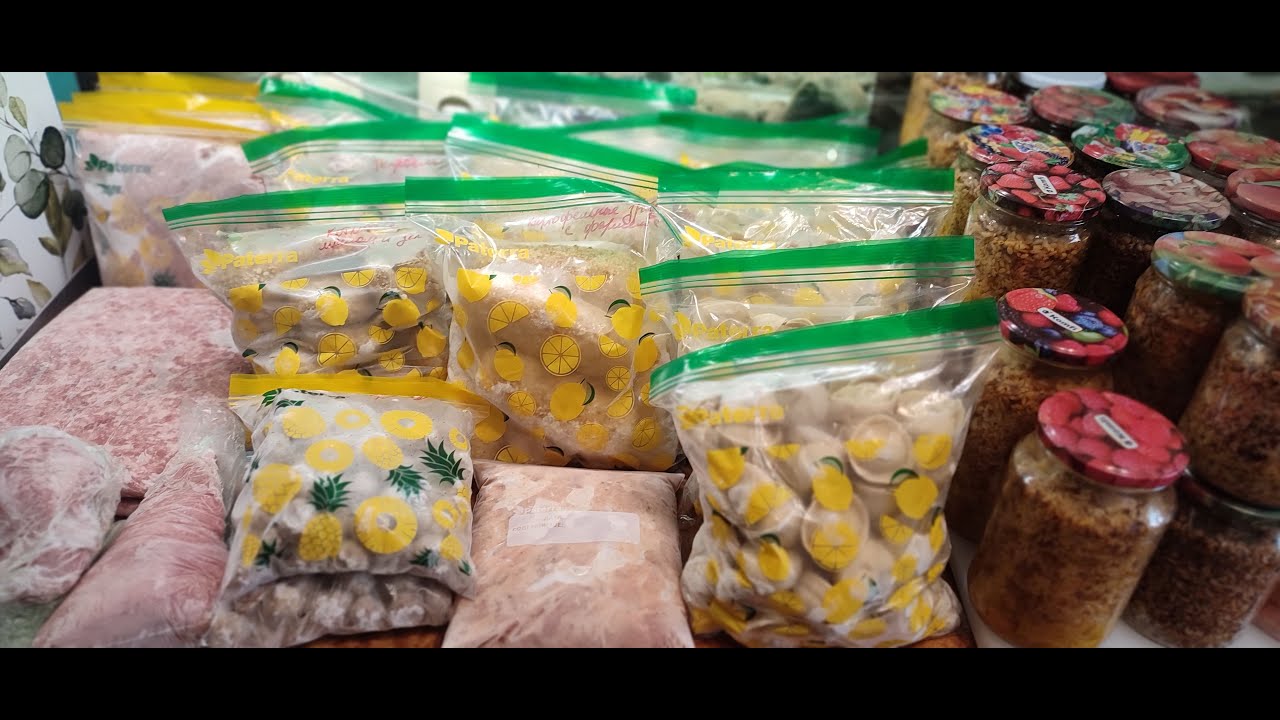Заготовка полуфабрикатов в морозилку / Preparation of semi-finished products in the freezer