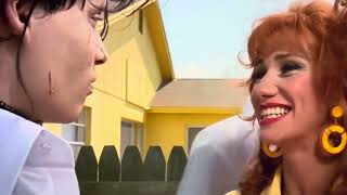 Edward Scissorhands: barbecue scene (in reverse)