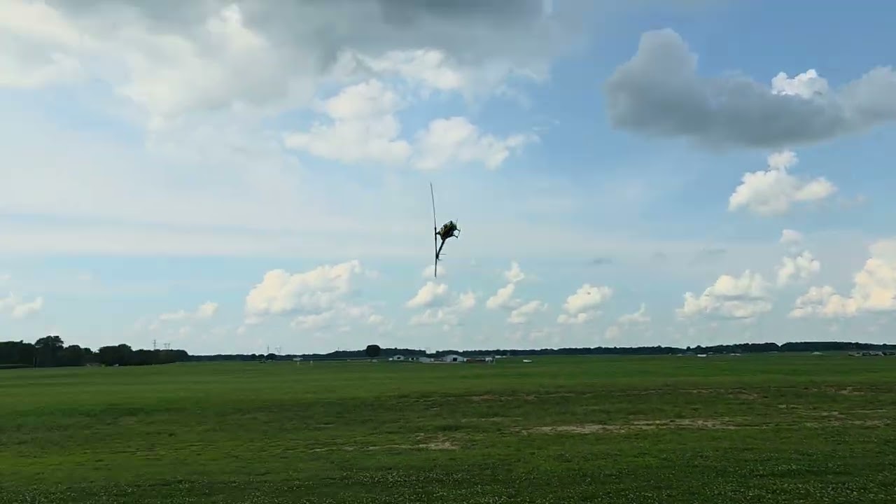 Nick Maxwell throwing down at 