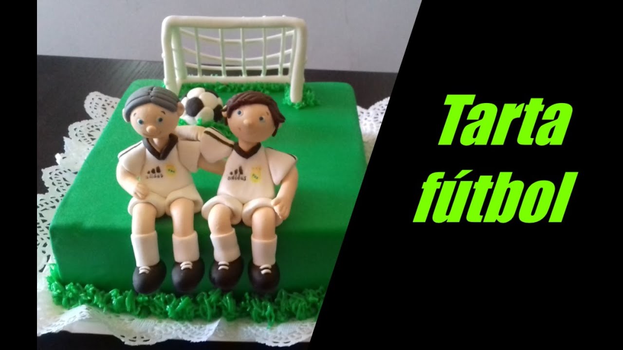 Cómo modelar un futbolista y un balón con fondant. 