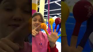 Canción Familiar Del Dedo De Papá Daddy Finger Balloons #Shorts