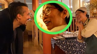 American surprises Chinese Waitress with his Mandarin @IkennaLanguages