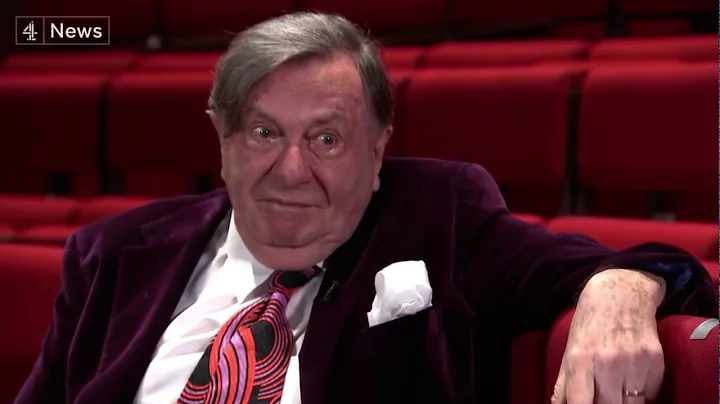 Barry Humphries talks politics with Jon Snow