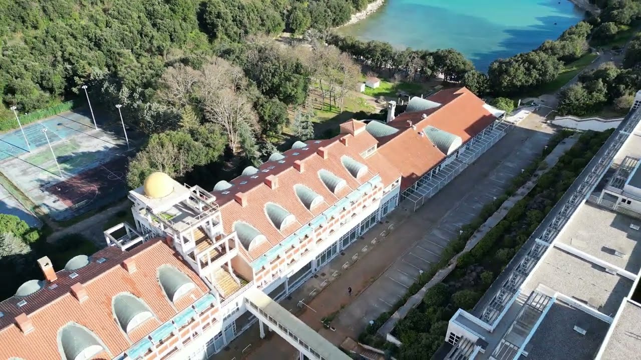 Abandoned hotel in Duga uvala - Urbex