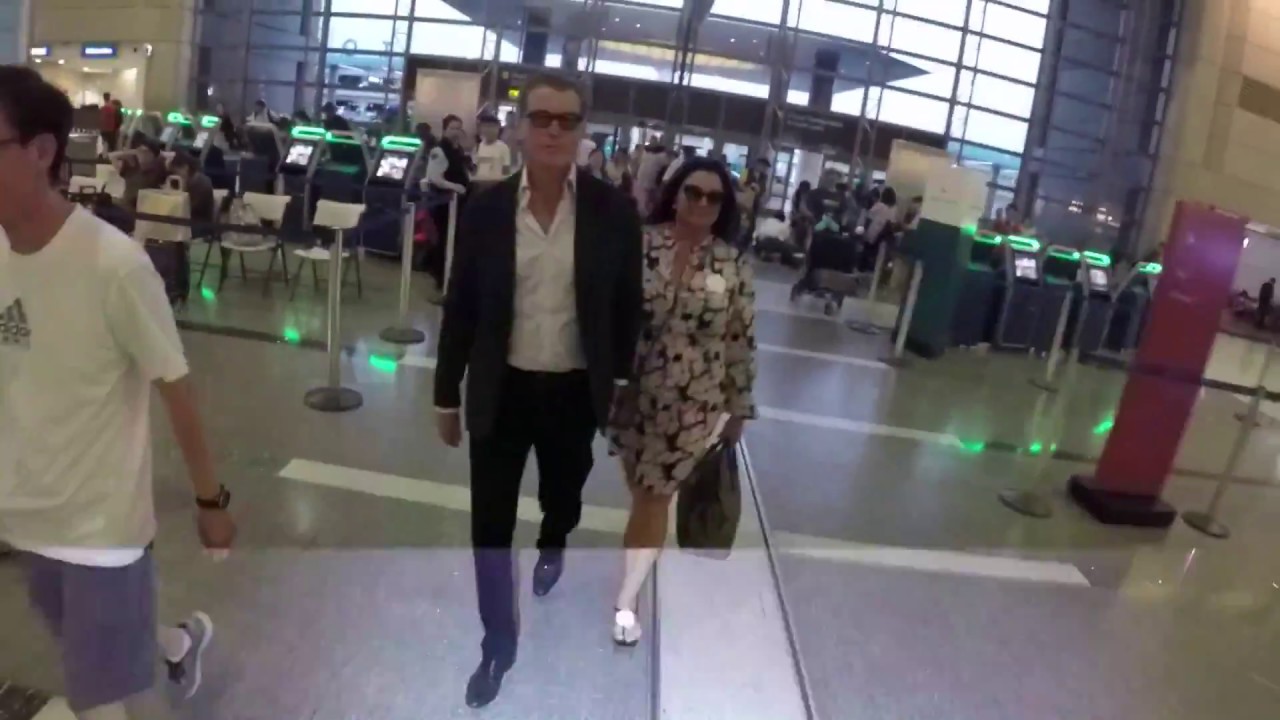 gossip grill Pierce Brosnan And Wife Keely Shaye Smith Head Out On Summer Vacation