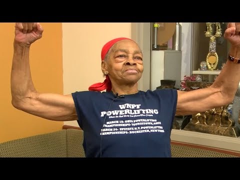 82岁嬷“练一身肌肉”遭抢 结局警见都儍眼