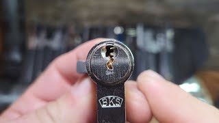 BKS 3700 Tough Keyway, TIght Tolerances, Pick and Gut