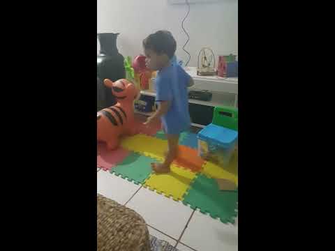Nenezinho dançando trance no ritmo!!!!Lindoooooo