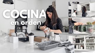 Poniendo la COCINA al día | *Tips* LIMPIEZA y ORGANIZACIÓN | Centeno lo pasa MUY MAL 🤯 *ZeniAmbient*