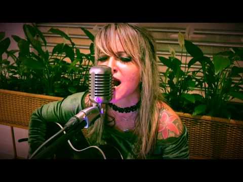 In a Darkened Room Cover Skid Row Acoutic Tay Cristelo