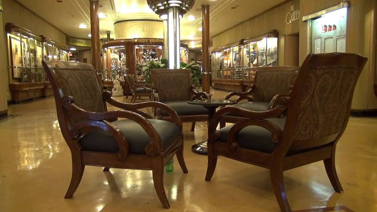 RMS Queen Mary   Sailing at Midnight