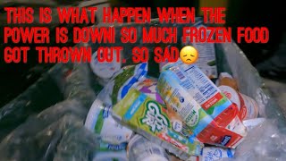 Dumpster Diving USA Snow Storm and power outage. So much frozen food got thrown out.