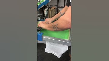 5 color Screen Print wet on wet ❤️ #screenprinting #tshirt #shorts