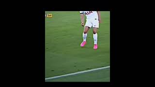 مين يعرف اللاعب الصه/يوني الي دعس عليه جافي???