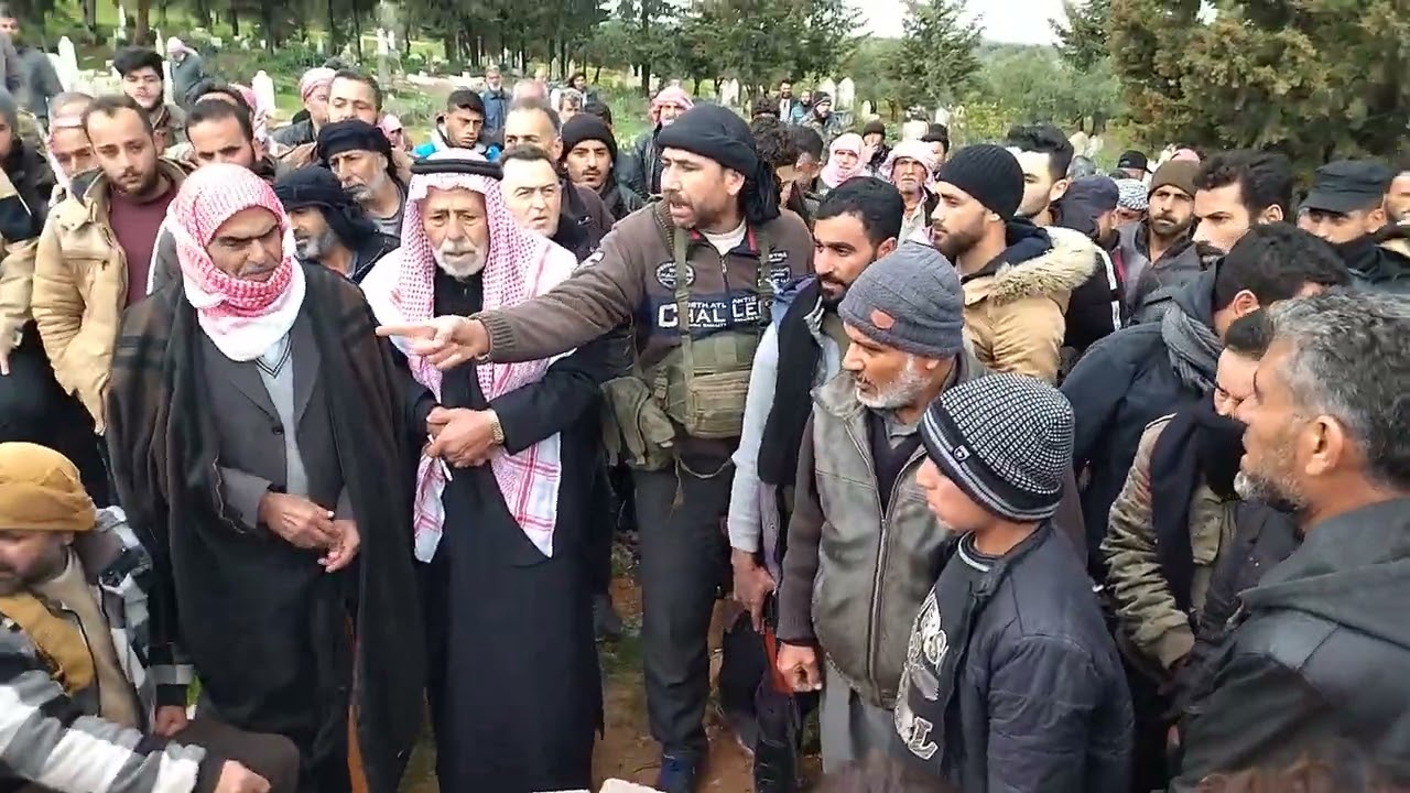 أثناء دفن ابن العم حسين جمعة خلو قرية التلول رحمة الله عليك إبن العم