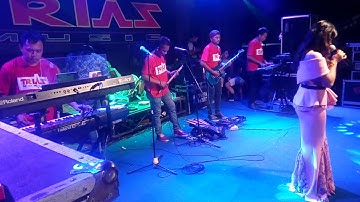 DEVI TRIANA SELALU RINDU TRIAS MUSIC LIVE IN BANTRUNG