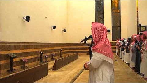 { اللَّهُ نُورُ السَّمَاوَاتِ وَالْأَرْضِ...} (النور-٣٥) بتلاوة الشيخ محمد اللحيدان.