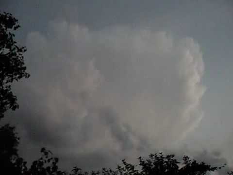 Videó: Viharfelhő. Viharfelhők és villámok