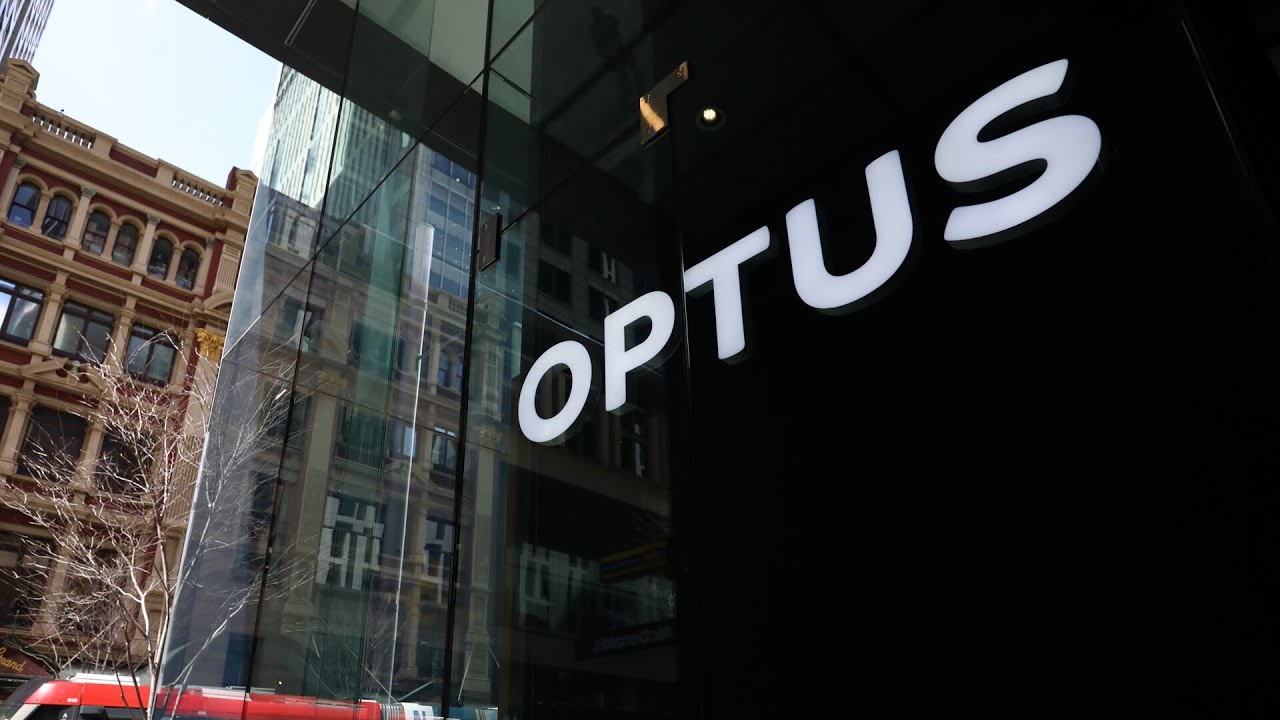 Government to introduce new triple zero watchdog laws following Optus outage