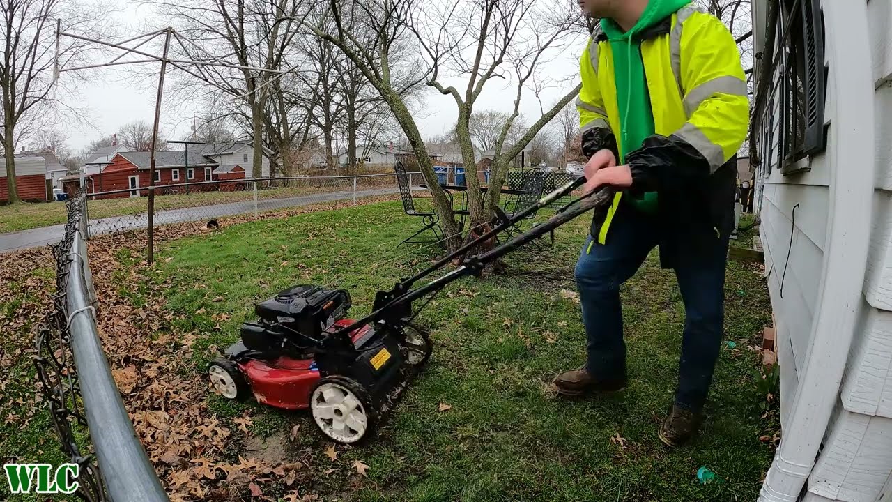 Weekly work is starting to pick up | Toro Push Mower in Action!
