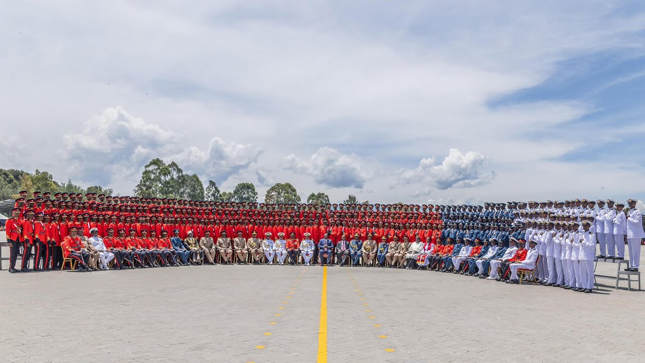 21-й батальон KDF в действии, готовясь к фотосессии с президентом Руто в Ланете