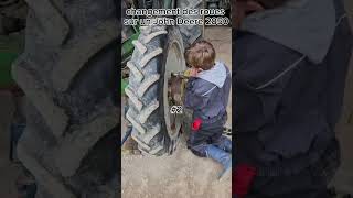 Changement des roues sur un John Deere 2850