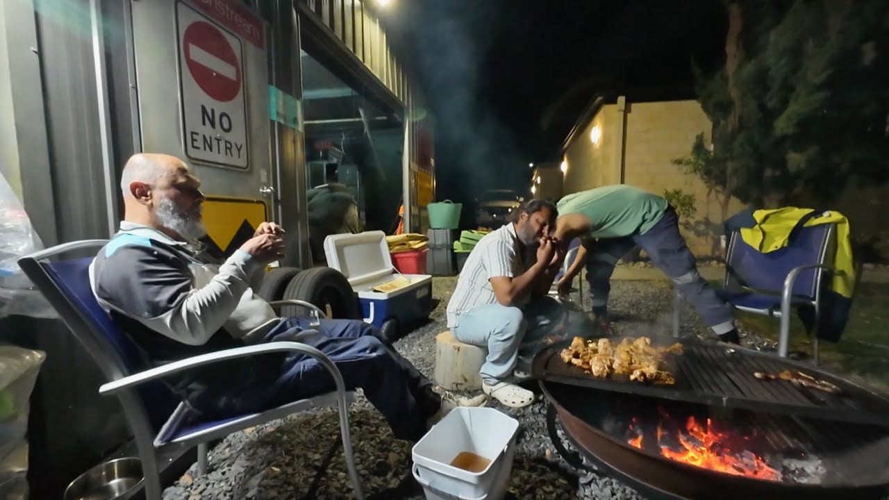 Барбекю-пир поздним вечером | Баранина и курица с ребятами 🍗🔥”