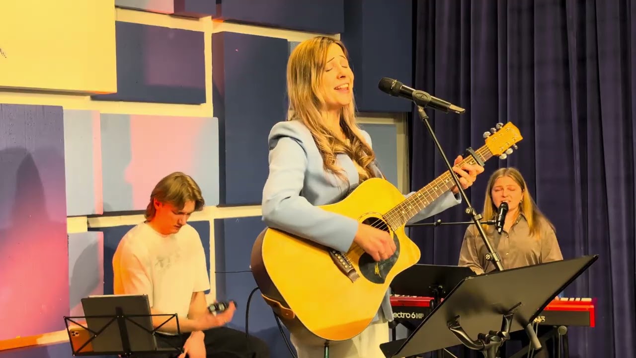 Šlovinimas šeimos vienybės vakare 1 dalis - Gabrielė, Julija ir Danielius