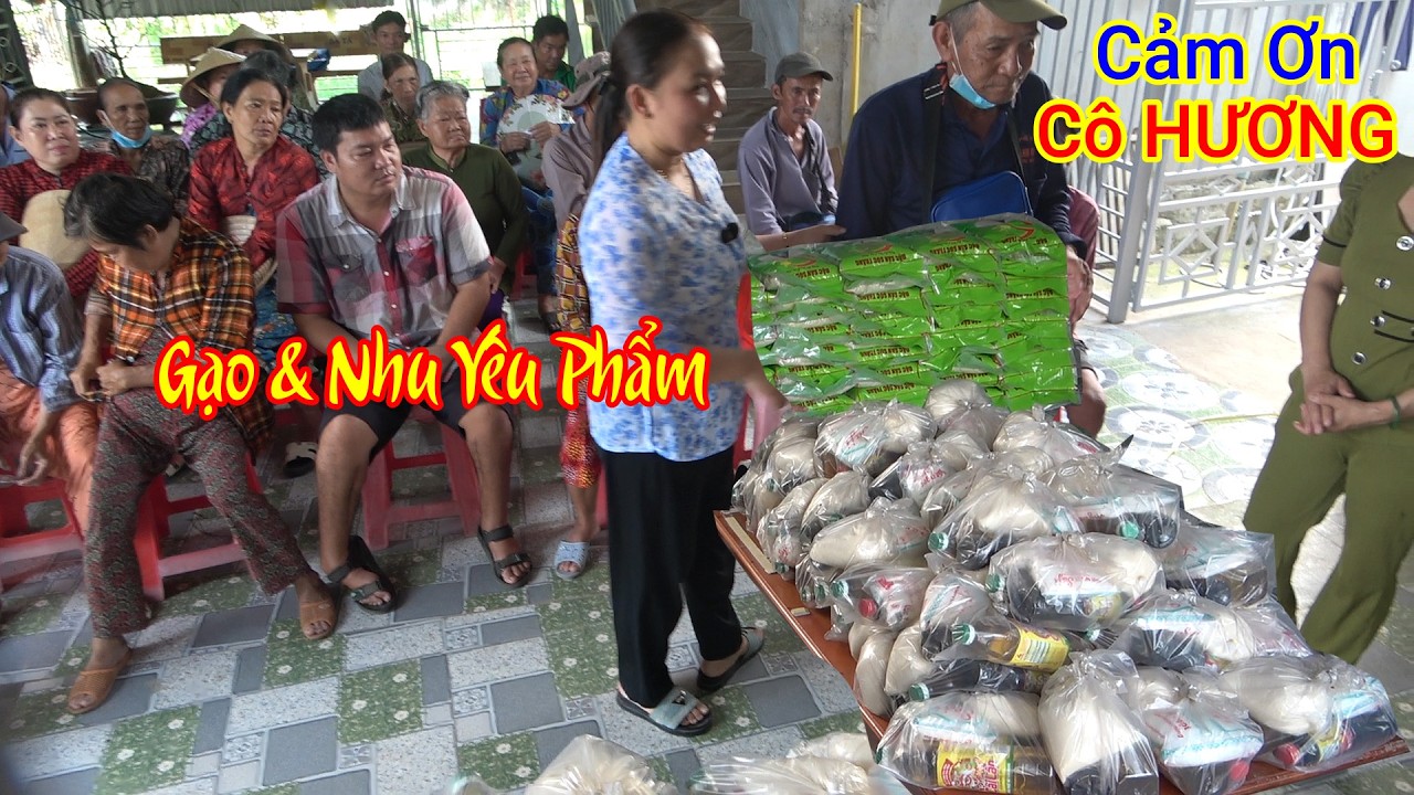 Хорошие новости для нуждающихся: они получили рис и предметы первой необходимости от г-жи Хуонг и...
