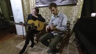 Дуэт «Русский Бэнд»: Илья Атаманов — семиструнная русская гитара, Георгий Нефёдов — балалайка.