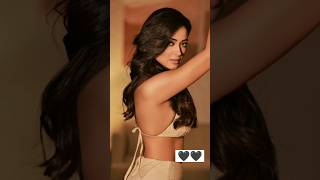 Shweta Tiwari Video