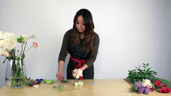 How to make a corsage on bracelet with real flowers 