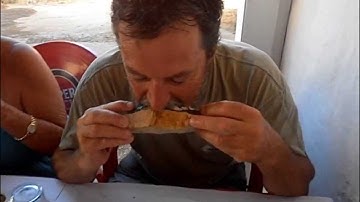 How to eat sardines the Algarvean way