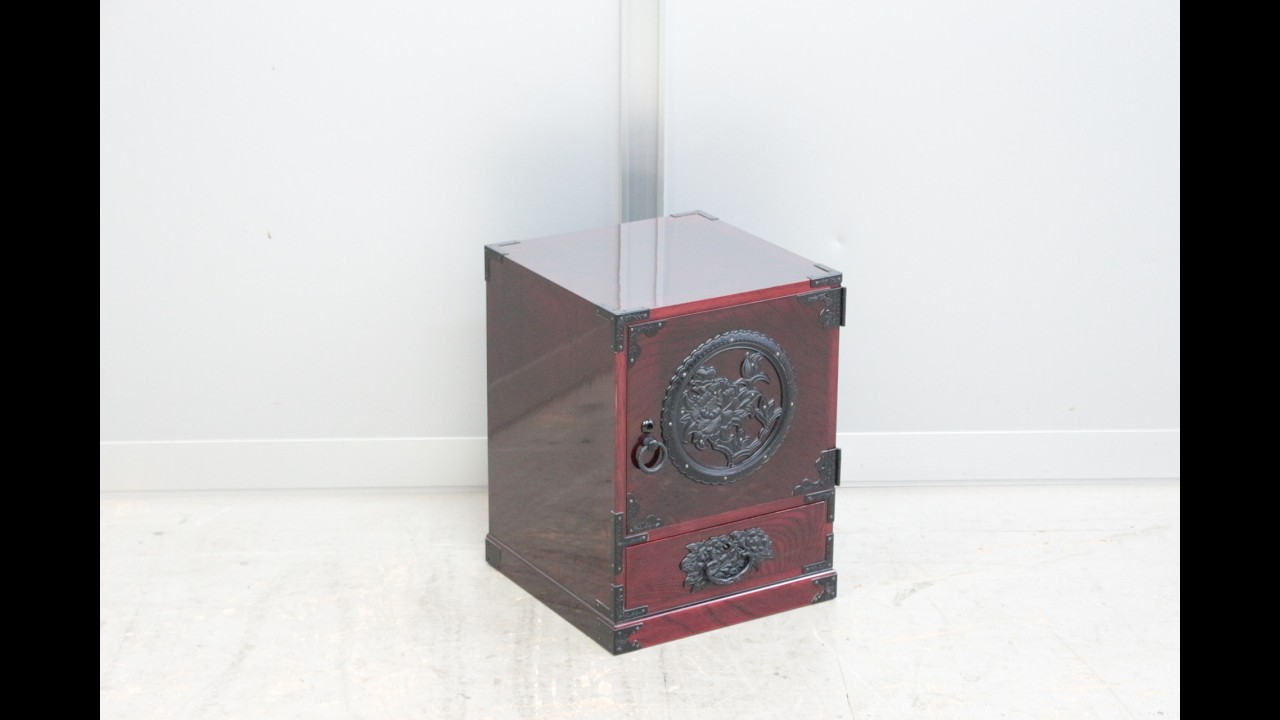 仙台箪笥 渡辺家具店 骨董 アンティーク レトロ 龍 ドラゴン 鍵付き H0069 仙台箪笥 渡辺家具店 - YouTube