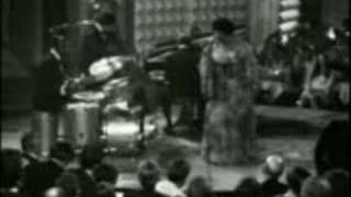 Ella Fitzgerald - This girl in love with you chords